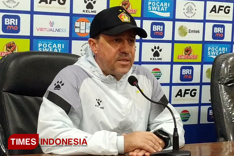 Pelatih Persik Kediri Marcelo Rospide (Foto : Yobby/TIMES Indonesia)