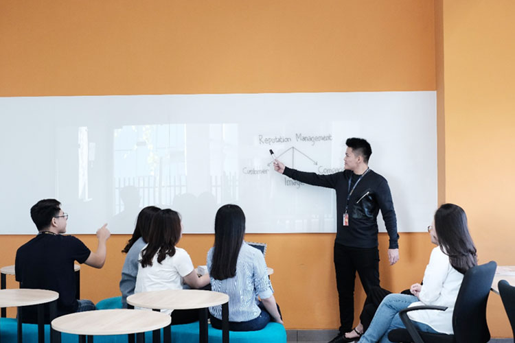 Binus Malang memperkenalkan enrichment program sehingga mahasiswa bisa meraih karir hanya dalam 2,5 tahun. (FOTO: Binus Malang)