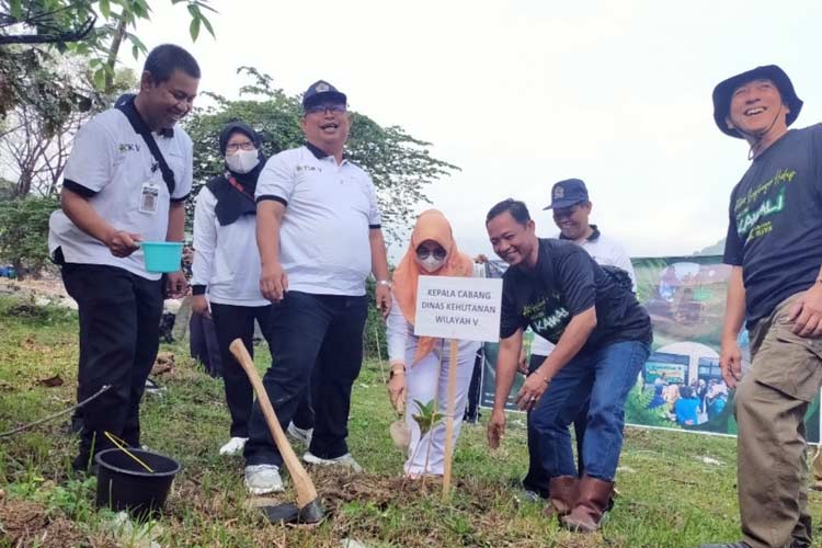 Aksi-Tanam-3000-Bibit-Pohon-Jati-b.jpg
