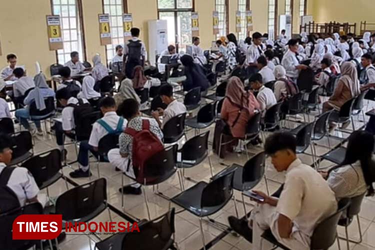 Calon Siswa Baru SMAN/SMKN Kabupaten Malang dari Tiga Jalur Ini Daftar Ulang