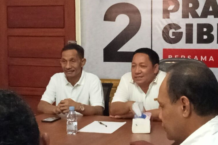 Bakal Calon Gubernur Maluku Utara Aliong Mus dan Bakal Calon Wakil Gubernur Provinsi Maluku Utara Sahril Thaher Wakil Gubernur provinsi Utara. (FOTO: Istimewa)