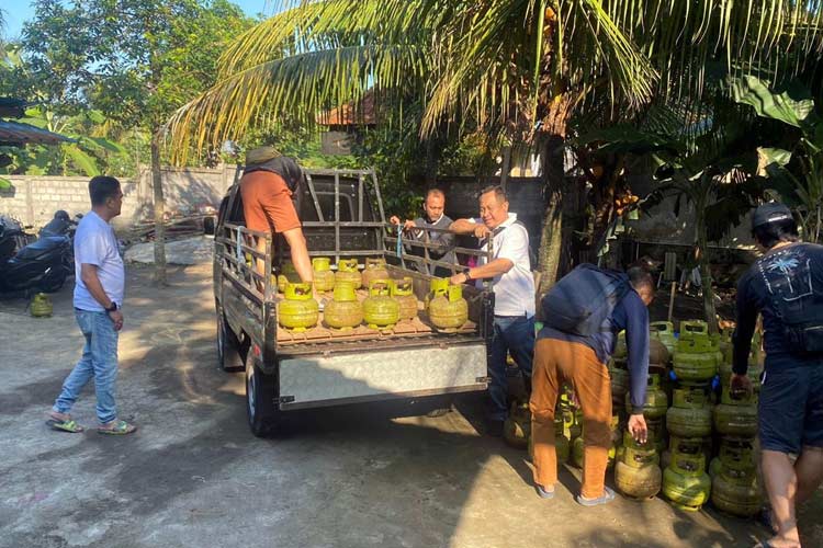 Aktivitas ilegal pengoplosan gas LPG bersubsidi diciduk Ditreskrimsus Polda Bali di Abiansemal. (Foto: Humas Polda Bali)