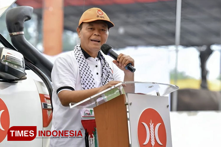 Wakil Ketua Majelis Syura Partai Keadilan Sejahtera (PKS), Hidayat Nur Wahid saat di Kantor DPP PKS, Jakarta Selatan, Selasa (18/6/2024). (FOTO: Farid Abdullah/ TIMES Indonesia).   