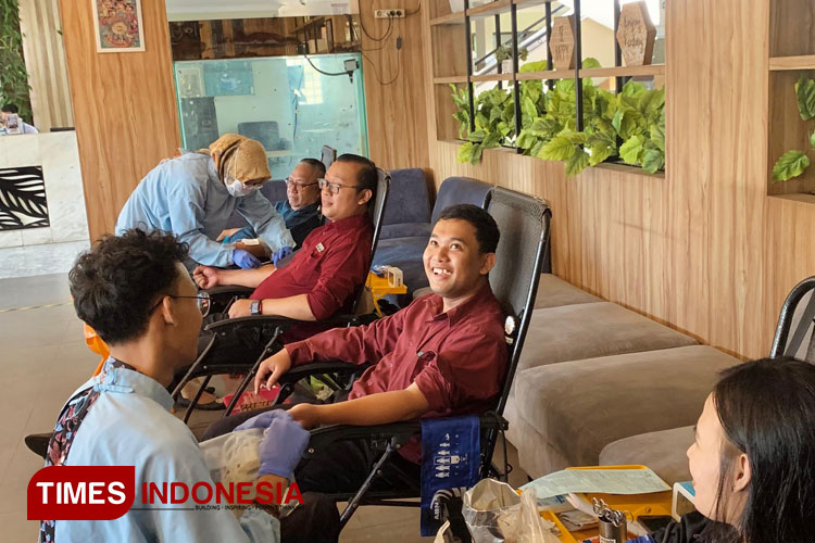 Selamatkan Manusia, Luminor Hotel Jember Gelar Donor Darah Rutin Bareng Karyawan