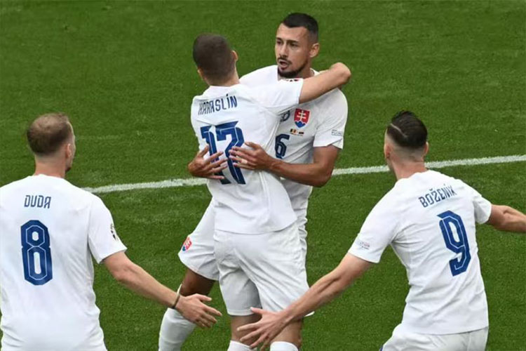 Selebrasi pemain Slowakia Ivan Schranz mencetak gol lawan Belgia dalam pertandingan Grup E Piala Eropa 2024 di Deutsche Bank Park, Frankfurt pada Selasa (18/6/2024). (Foto: ANTARA/UEFA/AFP)