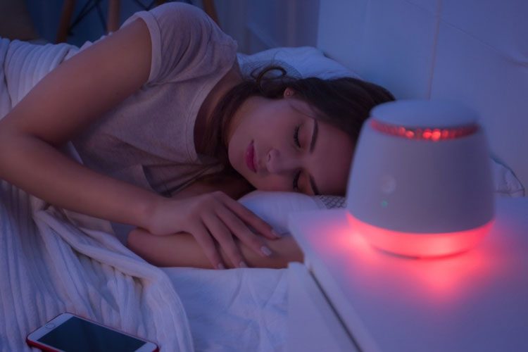 Ilustrasi - Mengatasi susah tidur dengan aroma terapi (Foto: mashable/sleepace)