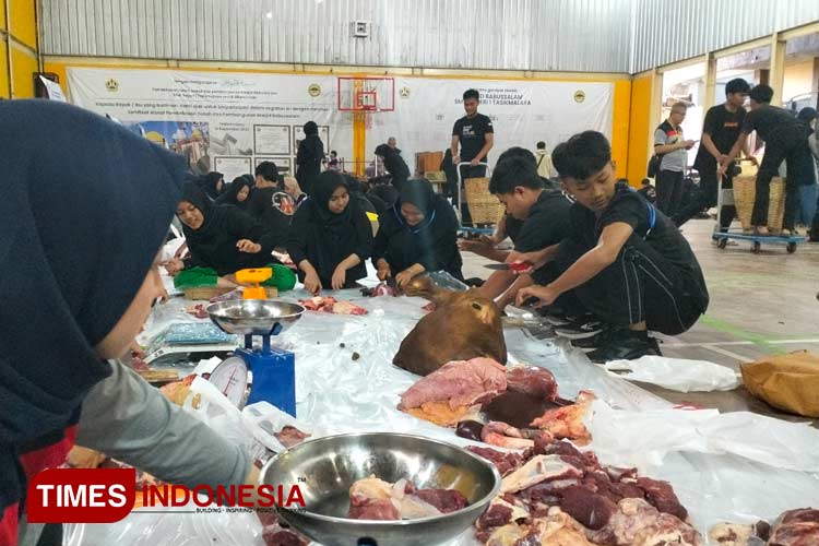 Satas Kurban Momen Keberkahan bagi Warga dan Srikandi Kebersihan Kota Tasikmalaya