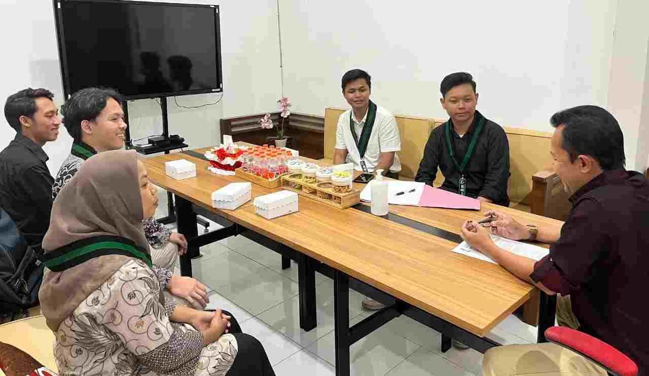 Audiensi HMI Cabang Kota Malang dengan sekretaris Disdik Kota Malang. (Foto: HMI for TI)