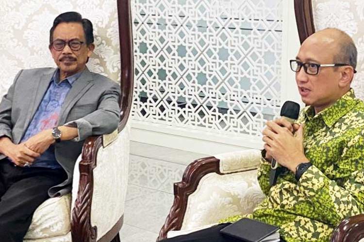 Deputi SDMI BRIN Prof Edy Giri Rahman Putra, PhD, bersama Rektor UIN Malang Prof Zainuddin saat kunjungan ke UIN Malang, Kamis (20/6/2024). (Foto: Humas UIN Malang for TIMES Indonesia)