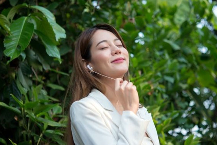 Ilustrasi - Tubuh harum sepajang hari tanpa parfum. (FOTO: Freepik/Jcomp)