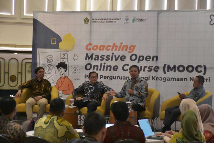 Kepala Balitbang Diklat Kemenag Suyitno di kegiatan Coaching MOOC. (FOTO: Dok. Balitbang Diklat Kemenag for TIMES Indonesia) 