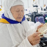 Haji di Usia Senja, Keteguhan Hati di Bawah Pohon Soekarno