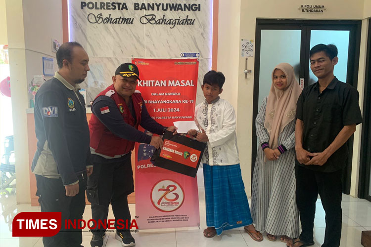 Melalui Baksos Khitanan Massal Polresta, Anak-Anak di Banyuwangi Jadi Lebih Sehat