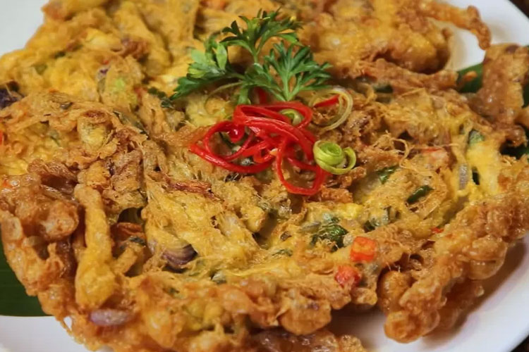 Telur Dadar Kribo: The Super Crisp Omelette of Katulistiwa