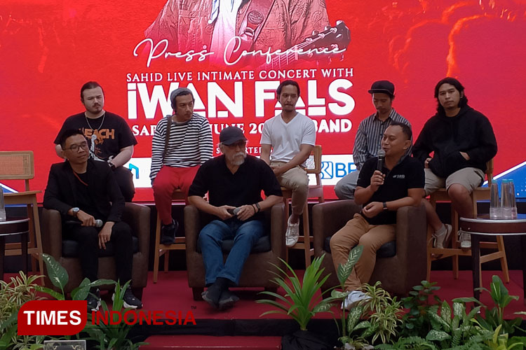 Penyanyi legendaris, Iwan Fals akan tampil dalam konser bertajuk 'Sahid Live Intimate Concert with Iwan Fals & Band’' di Sahid Raya Hotel & Convention Yogyakarta, Sabtu (22/6/2024), nanti malam. (Foto: Rahadian/TIMES Indonesia)