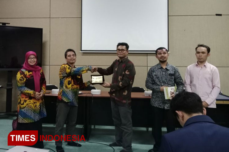 Suasana saat MoU antara Universitas Hamzanwadi Lombok Timur dengan UNY. (FOTO: Humas Universitas Hamzanwadi)