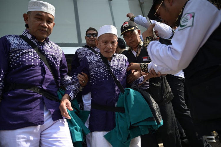 Kepulangan Jemaah Haji Indonesia Dimulai, 360 Jemaah dari Embarkasi Solo Kembali ke Tanah Air