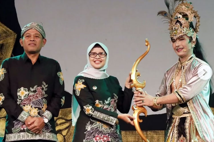 Mak Rini Buka Festival Kresnayana XI dengan Lakon "Hastabrata"