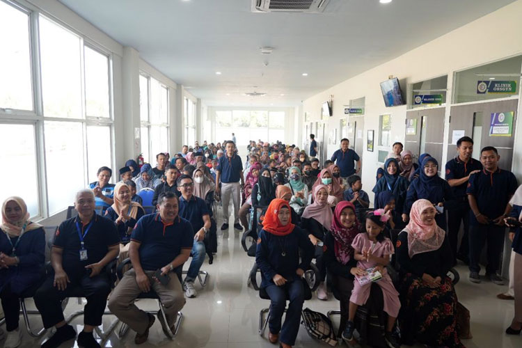 Kondisi ruang tunggu peserta USG dan Khitan Massal di RSU Unmuh Jember (Foto: Humas Unmuh Jember)