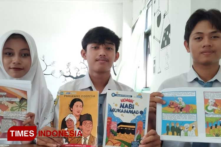 Komik cerita nabi karya pelajar SMANU 2 Gresik (Foto: Akmal/TIMES Indonesia)
