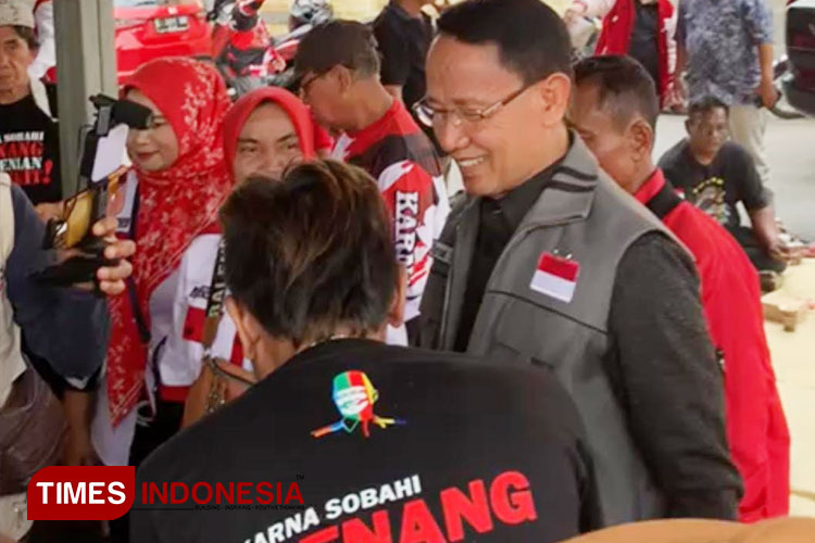 Calon Bupati Majalengka, H Karna Sobahi melakukan konsolidasi akar rumput. (FOTO: Jaja Sumarja/TIMES Indonesia)