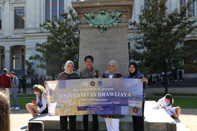 Empat Mahasiswa UB Wakili Indonesia dalam LYONMUN ke-11 di Prancis