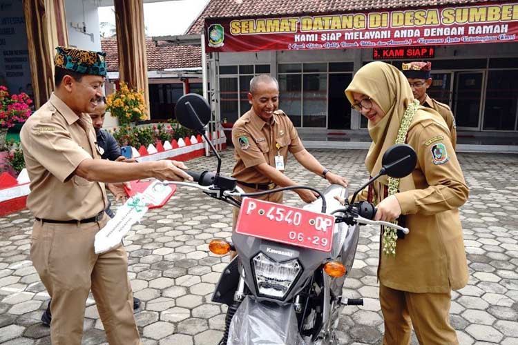 Tingkatkan Layanan Kesehatan, Bupati Banyuwangi Salurkan Puluhan Armada di Daerah Terpencil