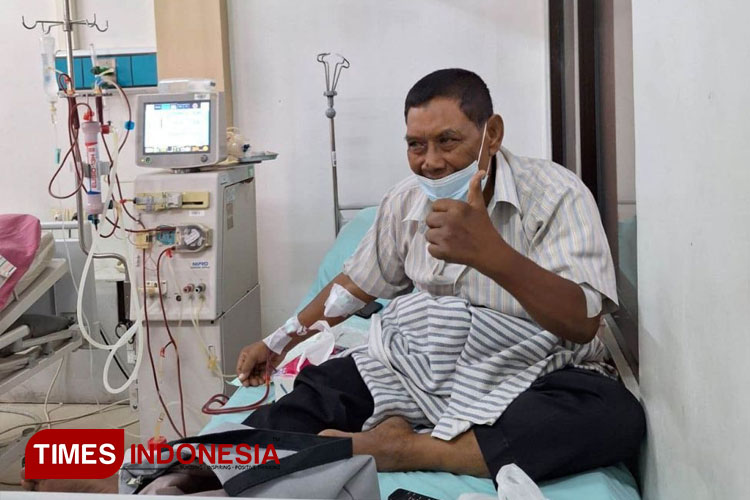 Yun Kendro Budiyadi (60), Peserta JKN menjalani Pengobatan Cuci Darah. (FOTO: AJP TIMES Indonesia)