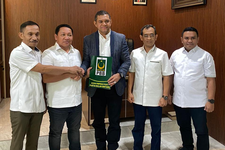 Aliong Mus dan Sahril Tahir saat mendapatkan dukungan dari PBB. (Foto: Doc Aliong Mus for TIMES Indonesia)