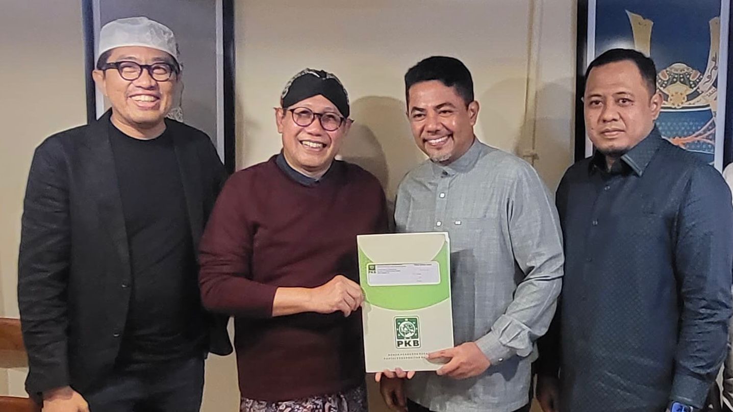 Gus Haris-Lora Fahmi menerima surat rekom dari PKB di Jakarta. (Foto: TI Photo Network)