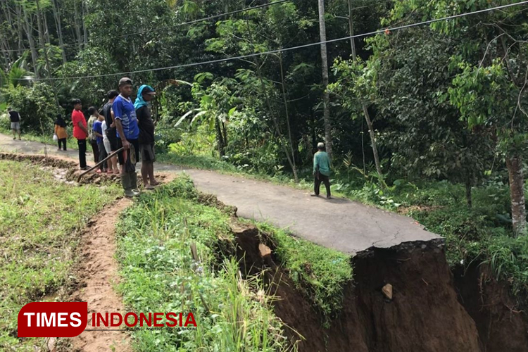 Hujan Deras dengan Intensitas Tinggi Memicu Bencana Alam di Kabupaten Tasikmalaya