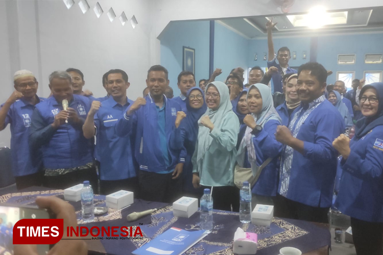 Konsolidasi dan sosialisasi Pilkada 2024 serta silaturahmi bersama bakal calon Bupati Banjarnegara dr Amalia Desiana di kantor DPD PAN Banjarnegara. (Foto: Muchlas Hamidi/ TIMES Indonesia)