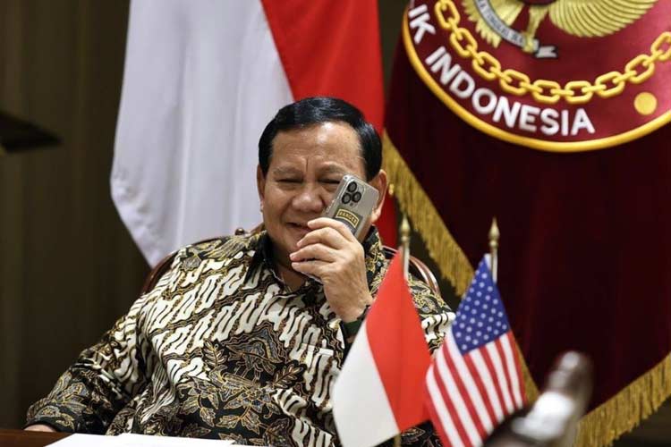 Menteri Pertahanan RI sekaligus Ketua Umum Partai Gerindra Prabowo Subianto saat di Gedung Kemenhan, Jakarta.      (FOTO: Dok. Prabowo).  