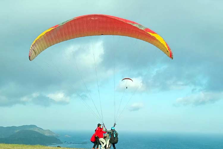 Event Paralayang di Skylancing, Lombok Tengah, NTB. Gelaran skala internasional akan dihelat 6-9 Juli nanti. (Foto: TI Photo Network)