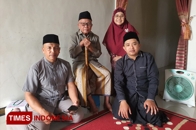 Keteladanan Mbah Cholil dalam Goresan Pena Penulis Kota Batu