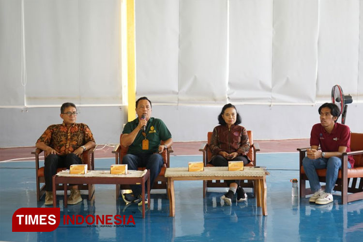Rektor UMBY, Dr Ir Agus Slamet, STP, MP MCE ketika memberikan sambutan di acara peluncuran Aplikasi UMKM (FOTO: AJP TIMES Indonesia)