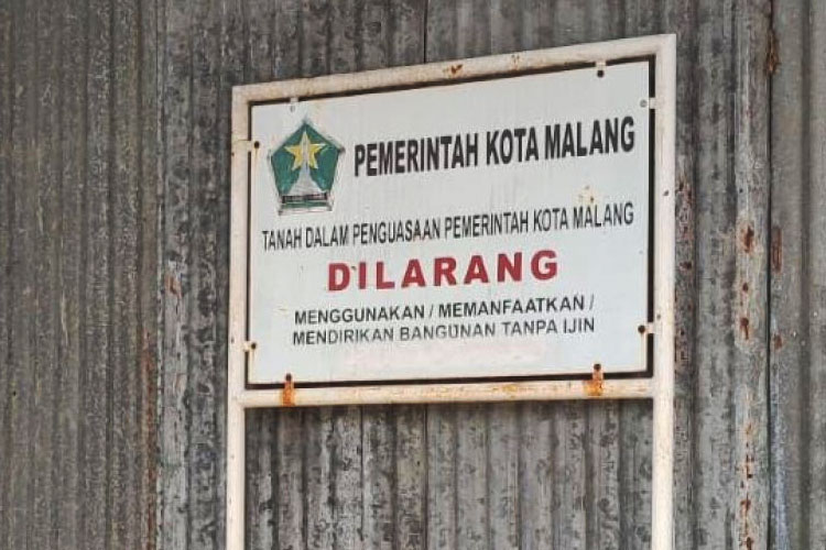 Salah satu contoh aset tanah pemerintah yang ditandai dengan adanya plang. (FOTO: AJP TIMES Indonesia)