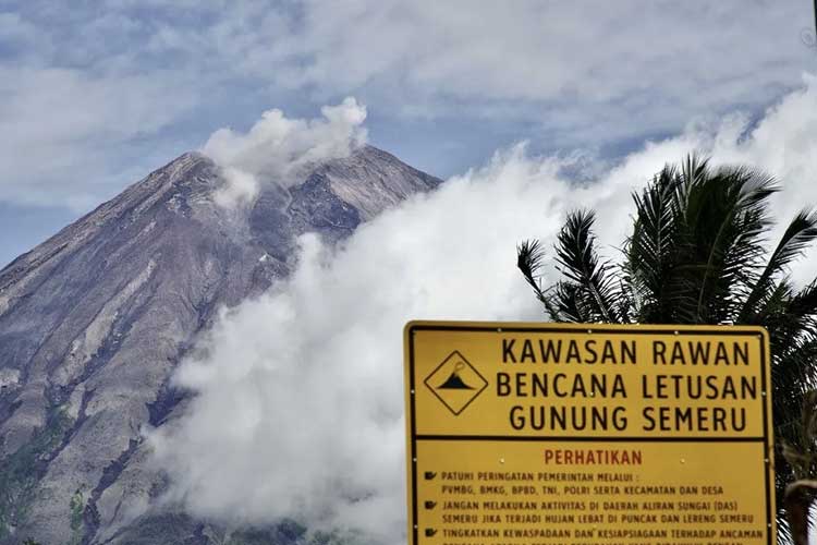 Gunung Semeru Lumajang. (Foto: Antara/TIMES Indonesia)