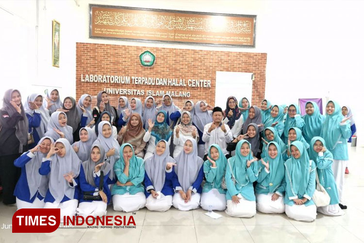 Kunjungan ilmiah SMK Modern Al-Rifa’ie Gondanglegi-Malang di Halal Center Unisma Malang. (FOTO: AJP TIMES Indonesia)