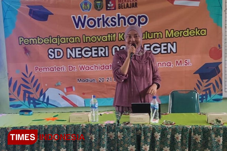 Narasumber menyampaikan materi workshop. (Foto: Humas UNIPMA for TIMES Indonesia)