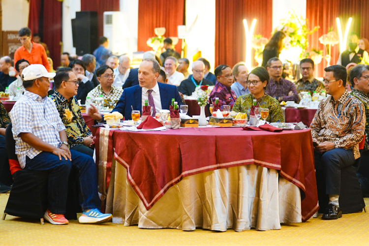 Pj Gubernur Adhy saat Welcome Diner Joint Working Group (JWG) Indonesia-Prancis di Gedung Negara Grahadi, Surabaya, Selasa (2/7/2024) malam. (Dok.Humas Pemprov Jatim)