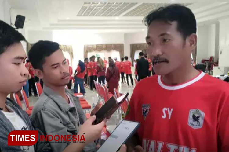 Pelatih Rajawali FC Syarifuddin Sail. (Foto: Kusnadi/TIMES Indonesia)