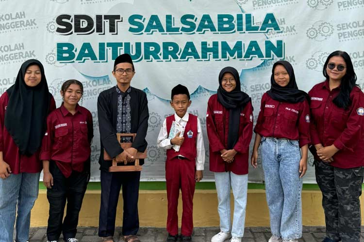 Gerakan Sedekah Sampah: Solusi Inovatif Mahasiswa ITNY untuk Sekolah