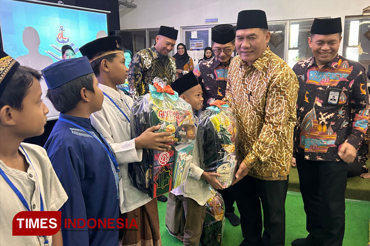 Impian Mengkhitankan Anak Terwujud Berkat CSR PT DLU