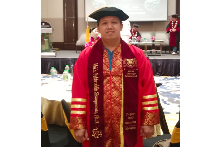 Keren! Ketua Pergunu Jombang Raih Gelar Doktor di Malaysia