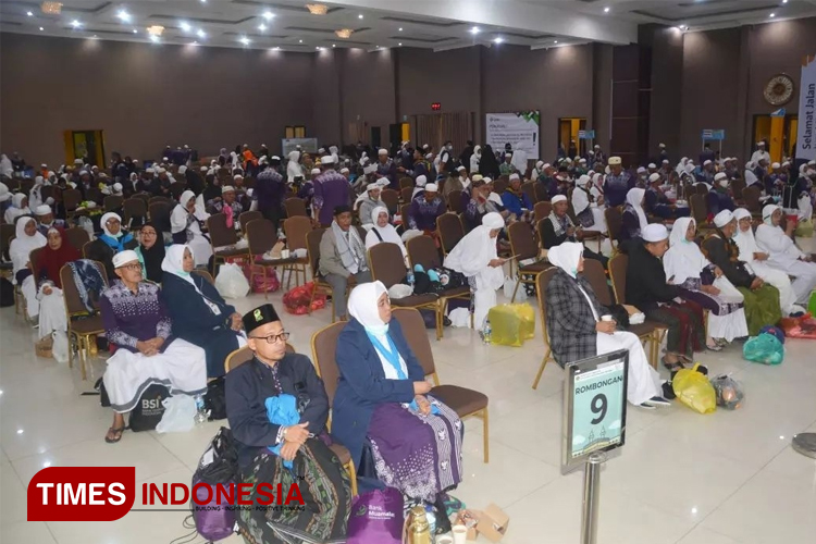 Penjemputan jemaah haji asal Bondowoso di Asrama Haji Sukolilo Surabaya (FOTO: Prokopim for TIMES Indonesia) 