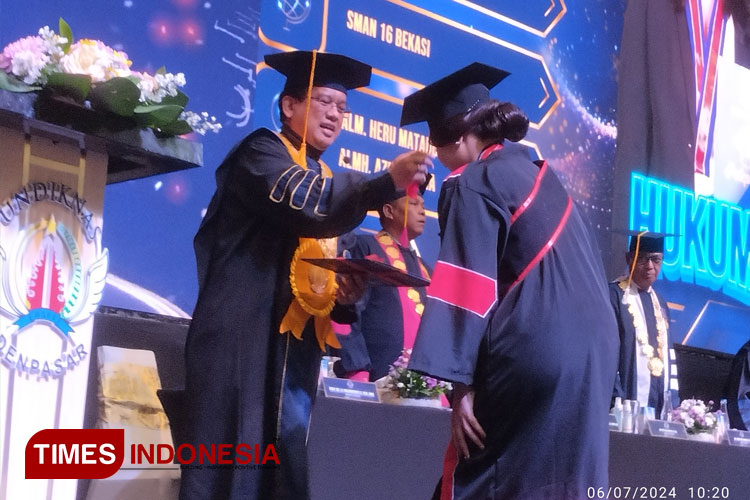 Sabet Predikat Universitas Internasional, Undiknas Bali Lepas 202 Wisudawan