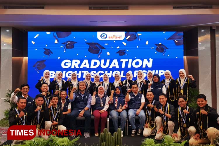 YBM Brilian Malang Wisuda 21 Mahasiswa Dari 4 Perguruan Tinggi di Jatim