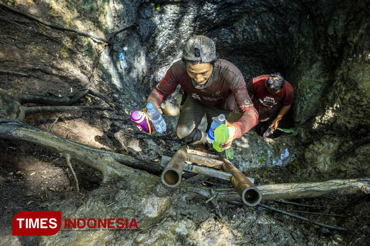 tradisi-satu-suro-nguras-Sumur-Blandung-b.jpg