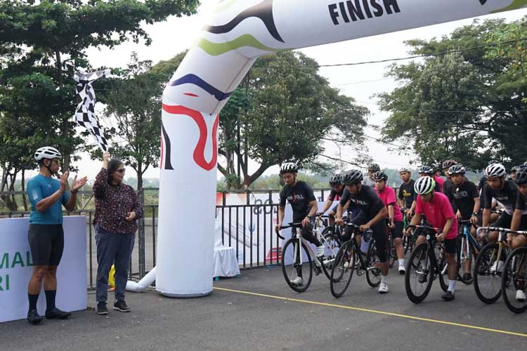 Pj Wali Kota Kediri Berangkatkan Peserta Crit In Joy 2024